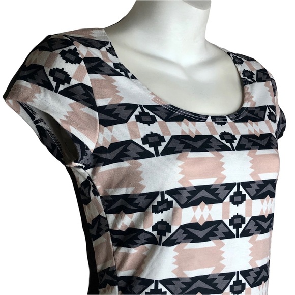 Charlotte Russe Flared Southwestern Aztec Blouse Pink Black Top Size Small - Picture 2 of 7